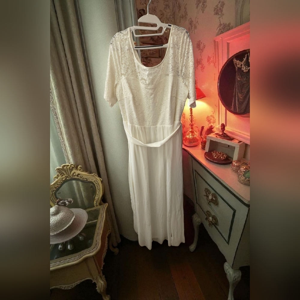 NWT Ever pretty White Simple Wedding Dress Size 5X